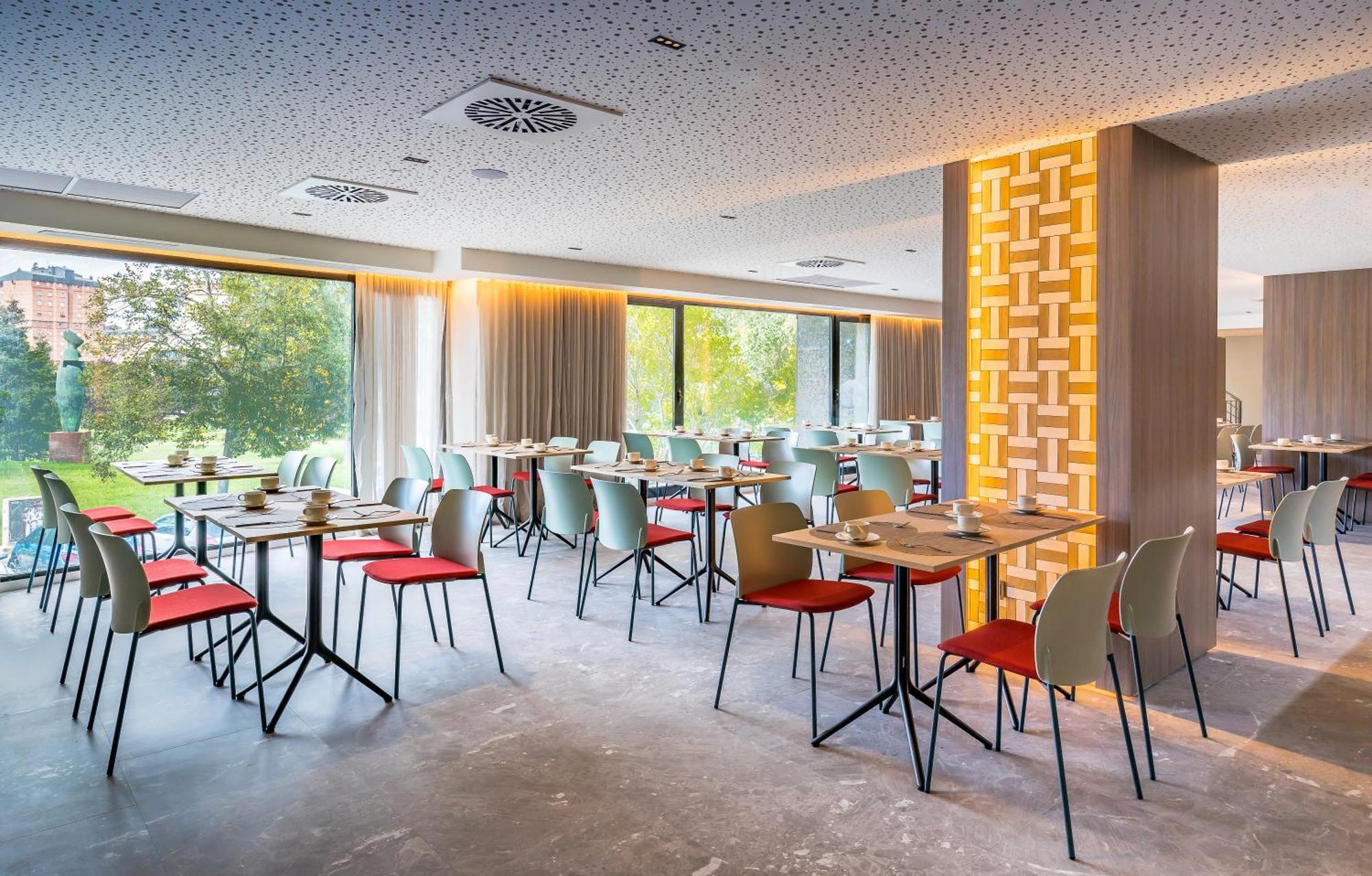 Occidental Pamplona Otel Dış mekan fotoğraf