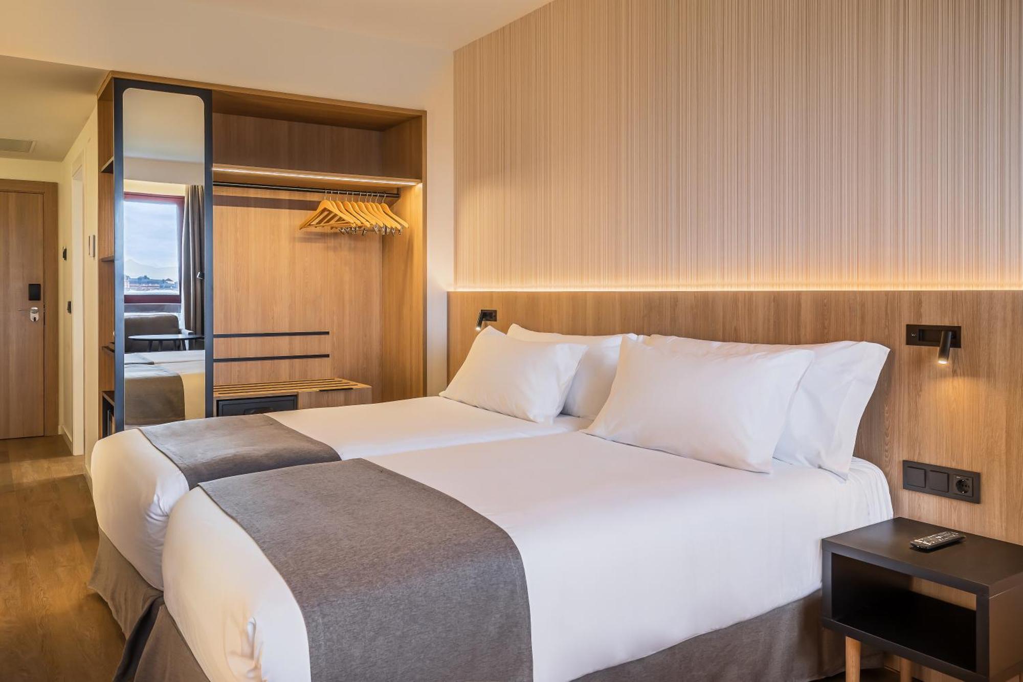 Occidental Pamplona Otel Dış mekan fotoğraf
