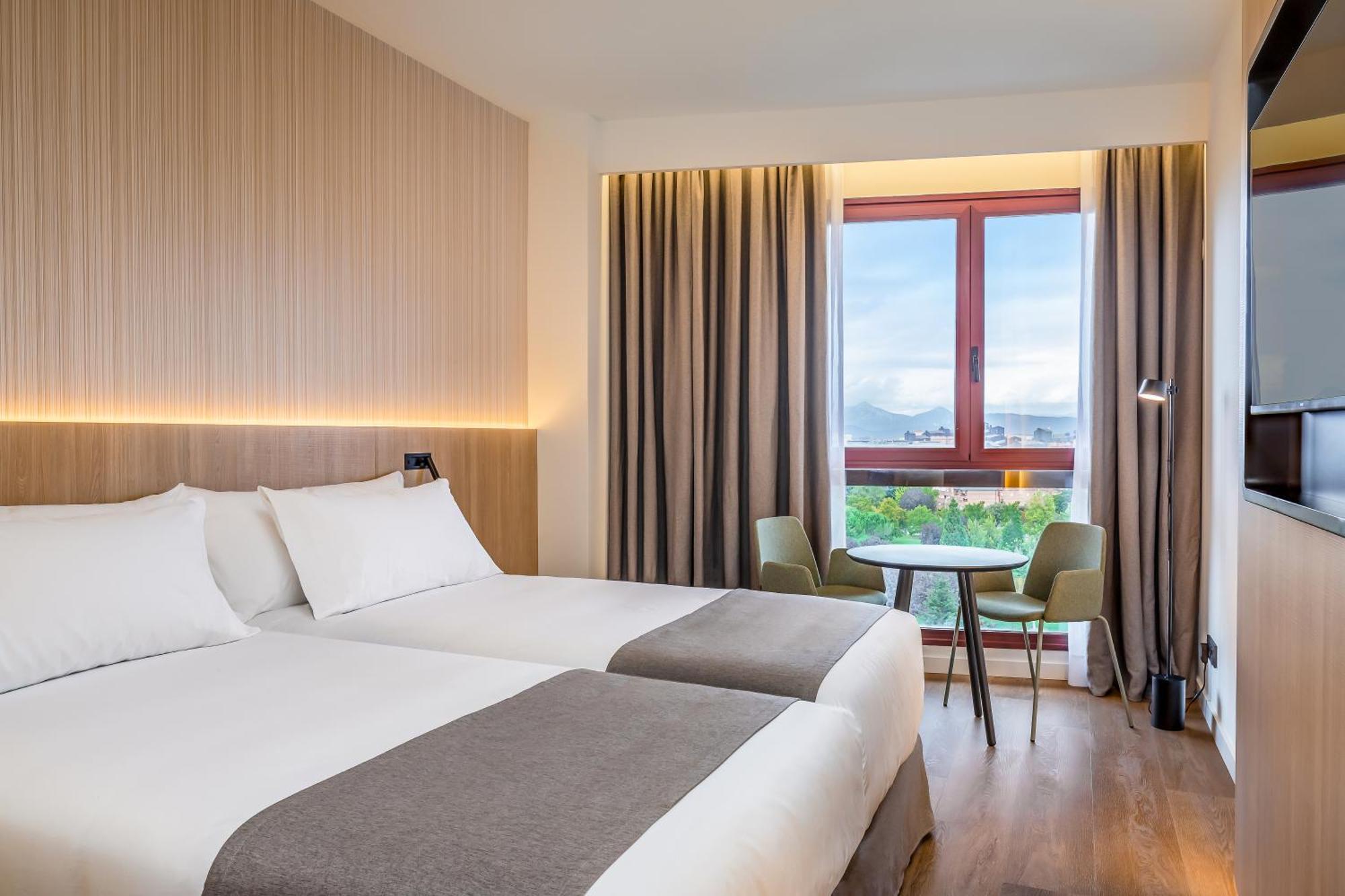 Occidental Pamplona Otel Dış mekan fotoğraf