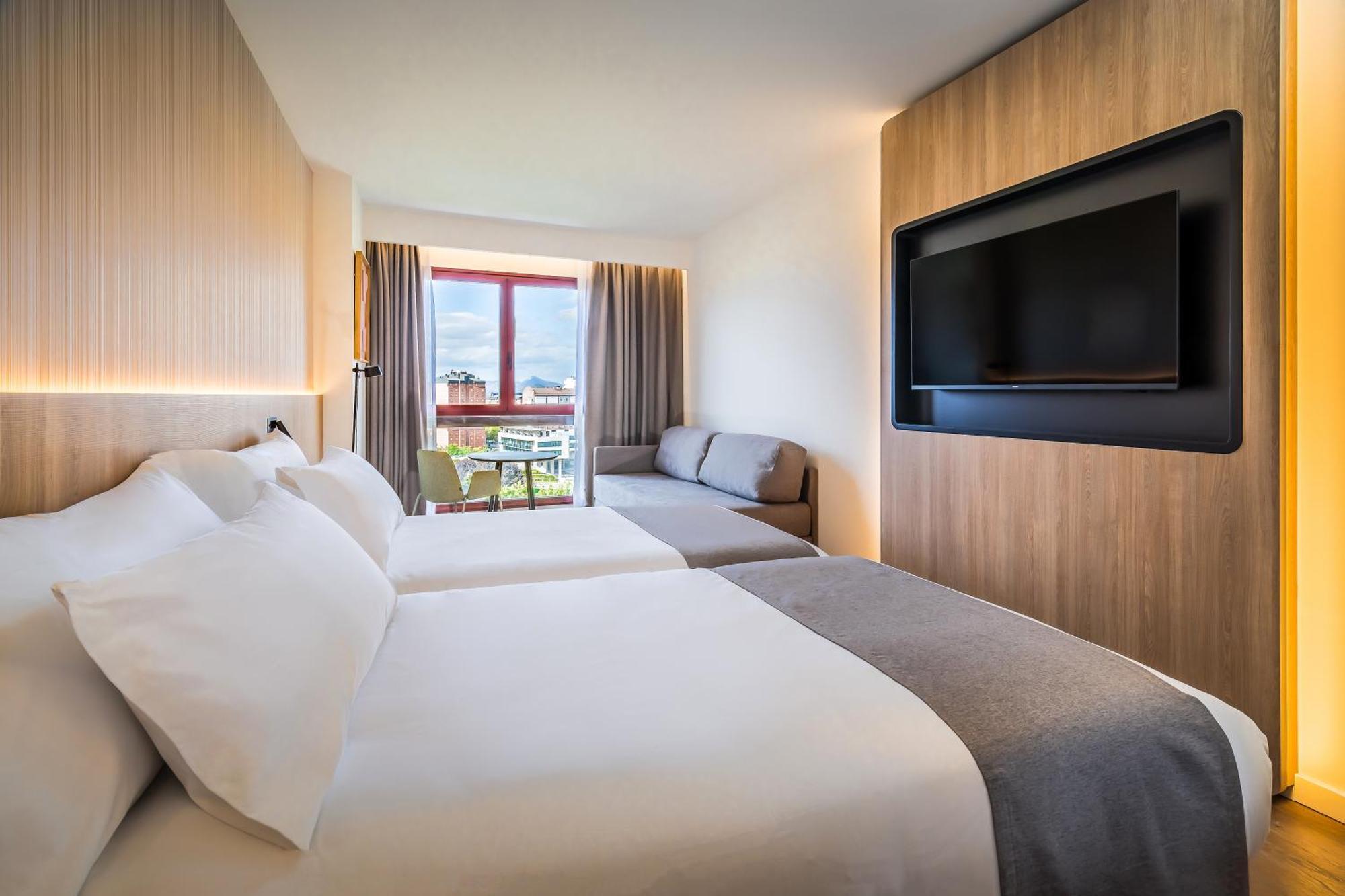 Occidental Pamplona Otel Dış mekan fotoğraf