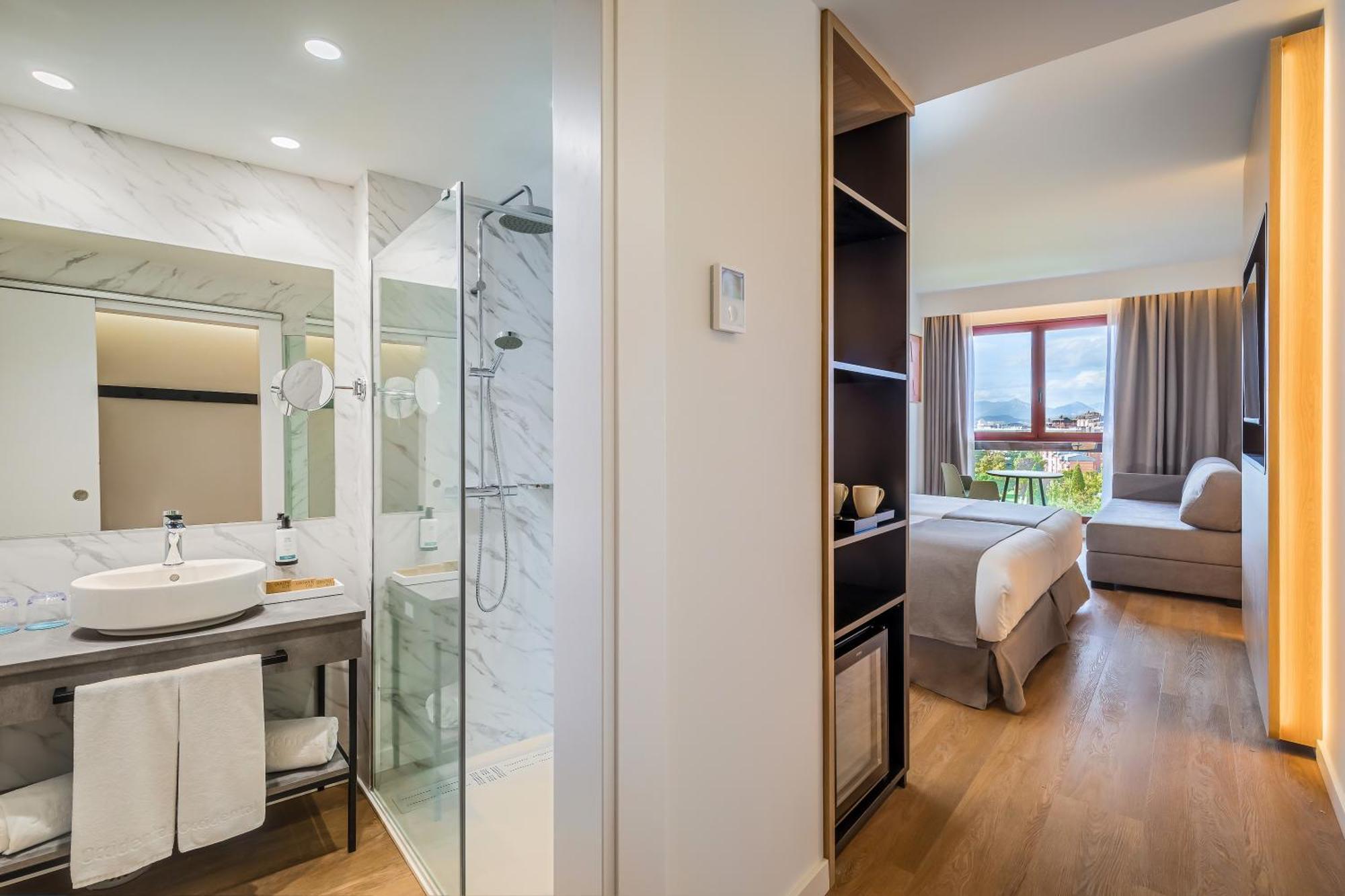 Occidental Pamplona Otel Dış mekan fotoğraf