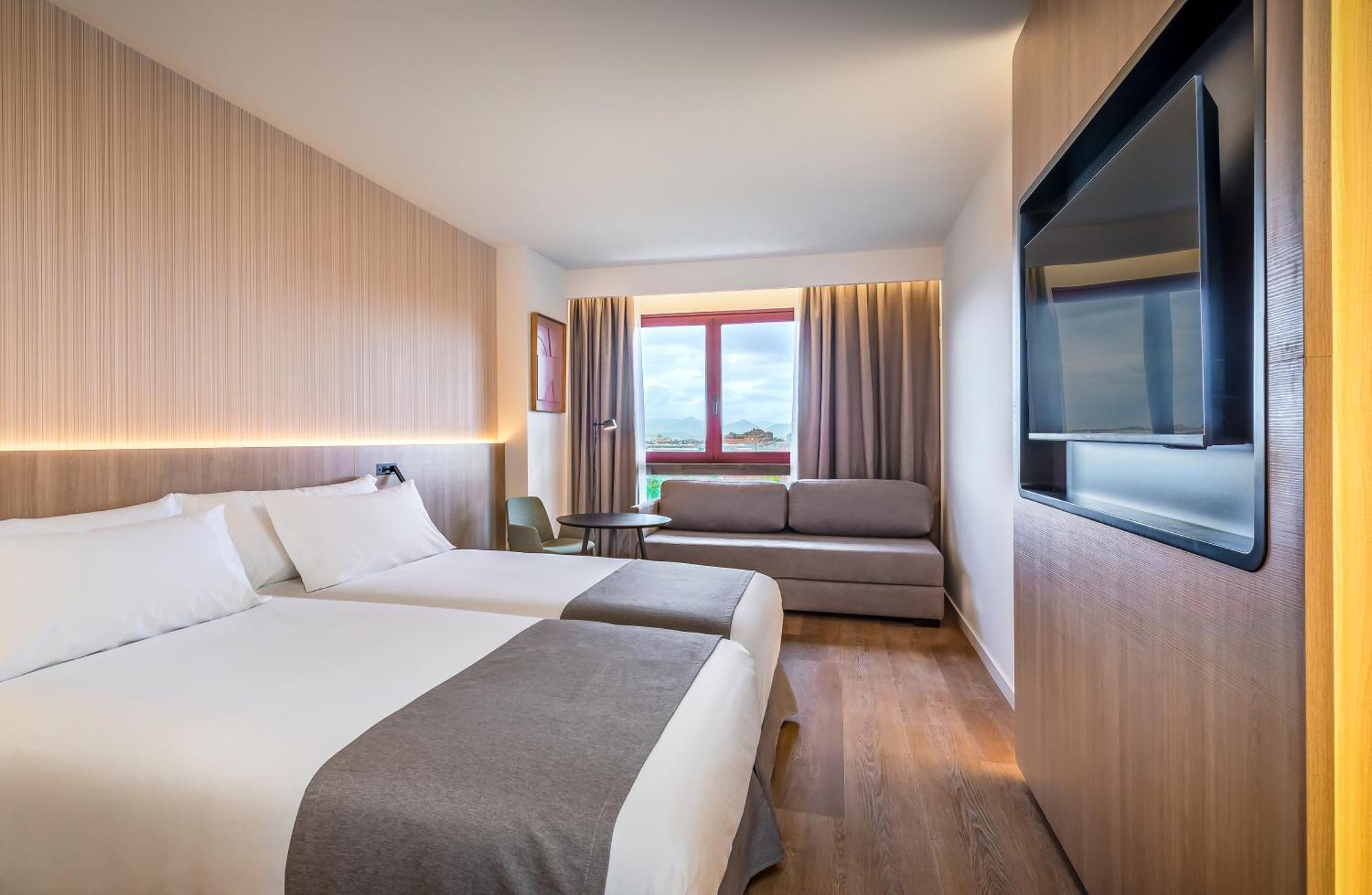 Occidental Pamplona Otel Dış mekan fotoğraf