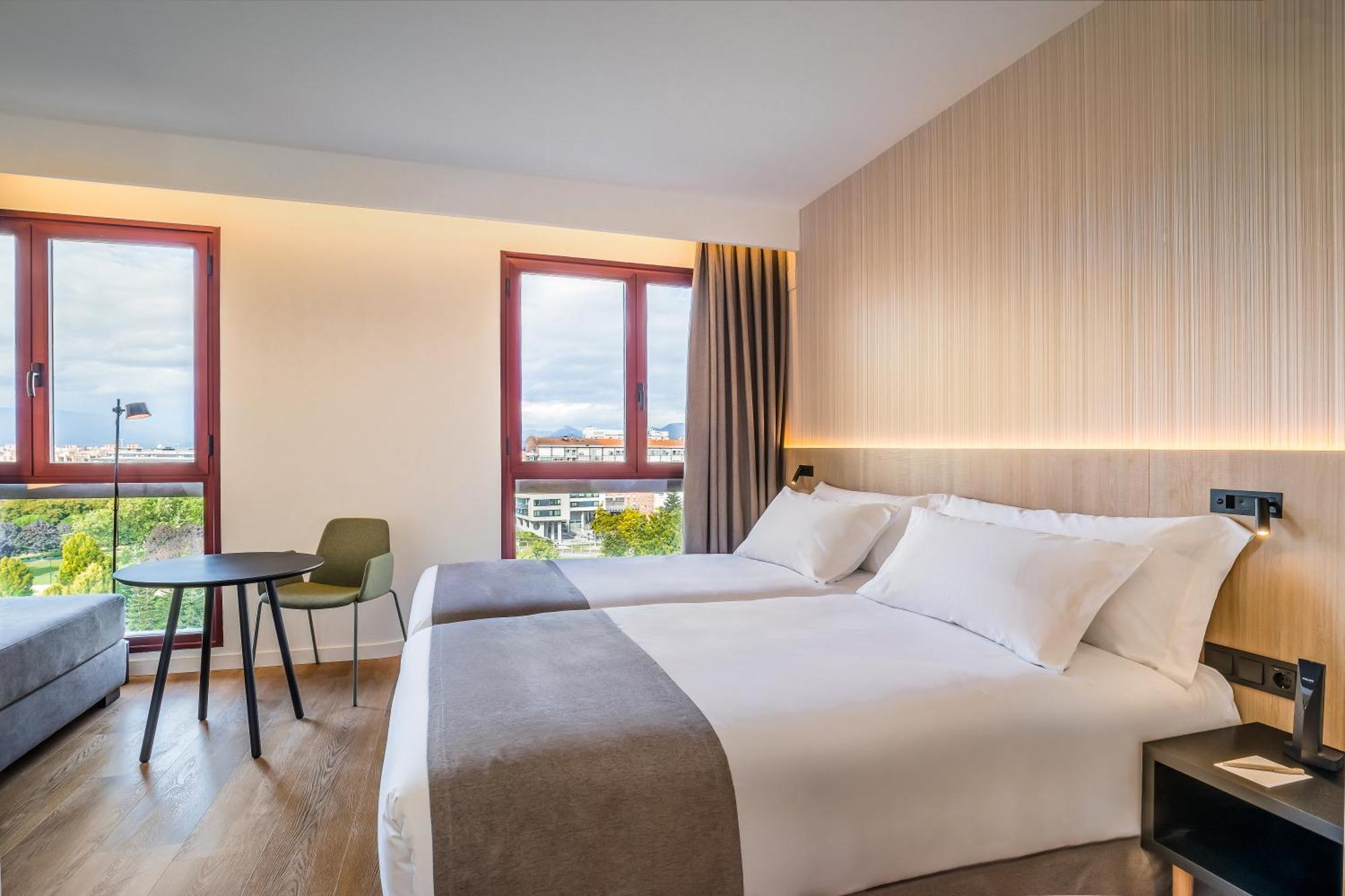 Occidental Pamplona Otel Dış mekan fotoğraf