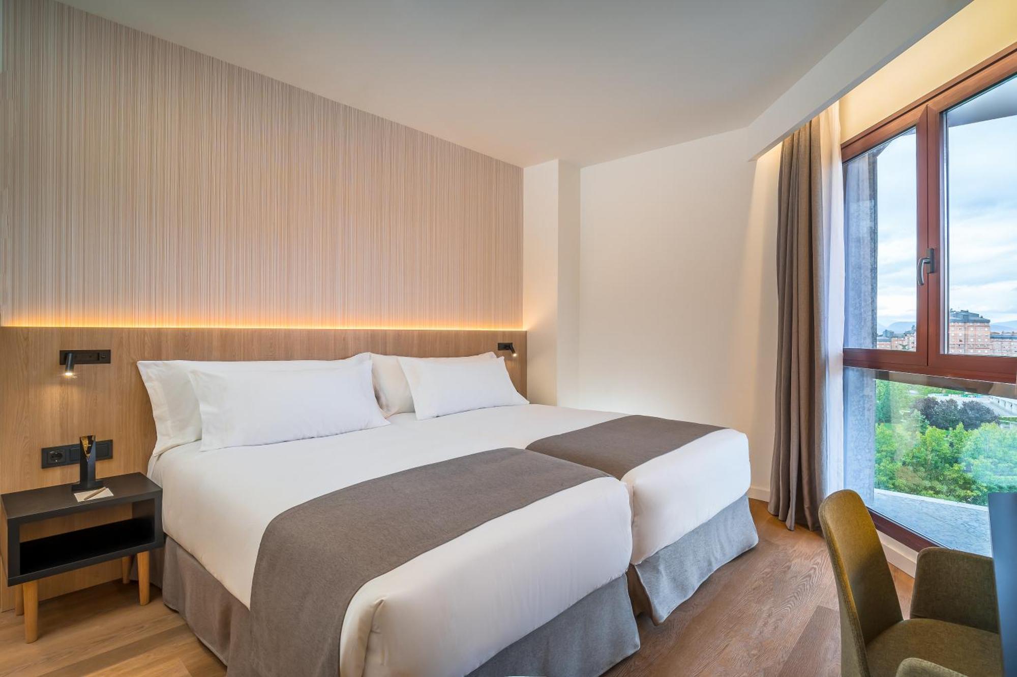 Occidental Pamplona Otel Dış mekan fotoğraf