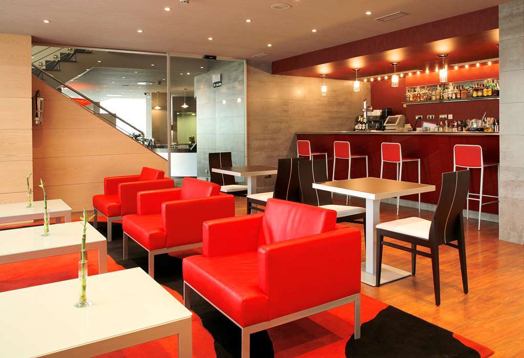 Occidental Pamplona Otel Restoran fotoğraf