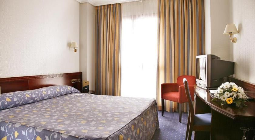 Occidental Pamplona Otel Dış mekan fotoğraf