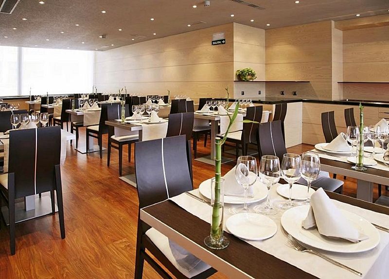 Occidental Pamplona Otel Dış mekan fotoğraf
