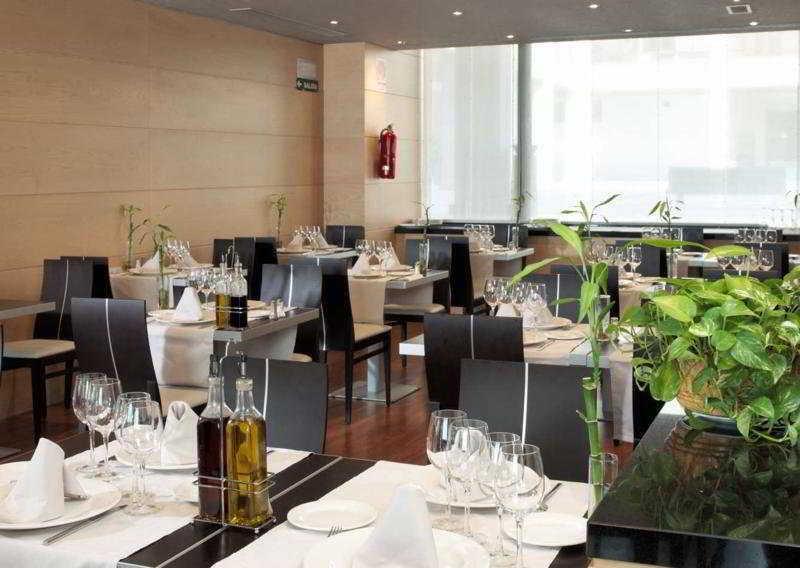 Occidental Pamplona Otel Dış mekan fotoğraf